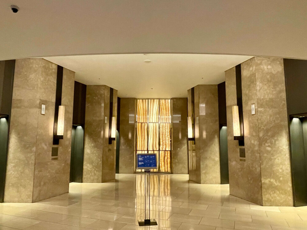 ヒルトン東京 1階エレベーターホール