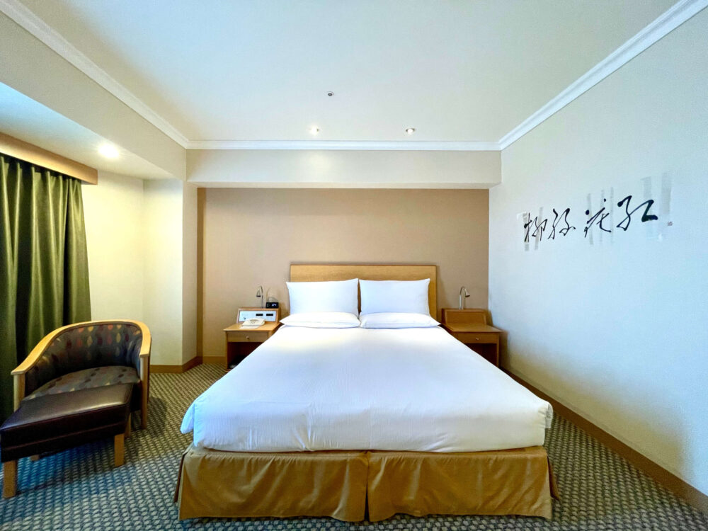 ヒルトン成田 クイーンデラックスルーム ベッド