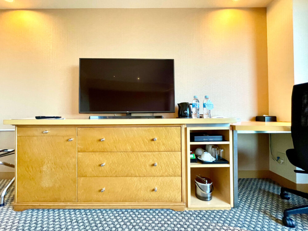 ヒルトン成田 クイーンデラックスルーム テレビ