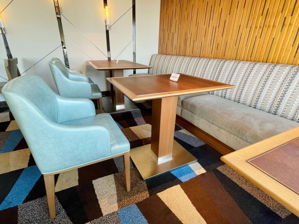 ヒルトン東京 エグゼクティブラウンジ ソファ席