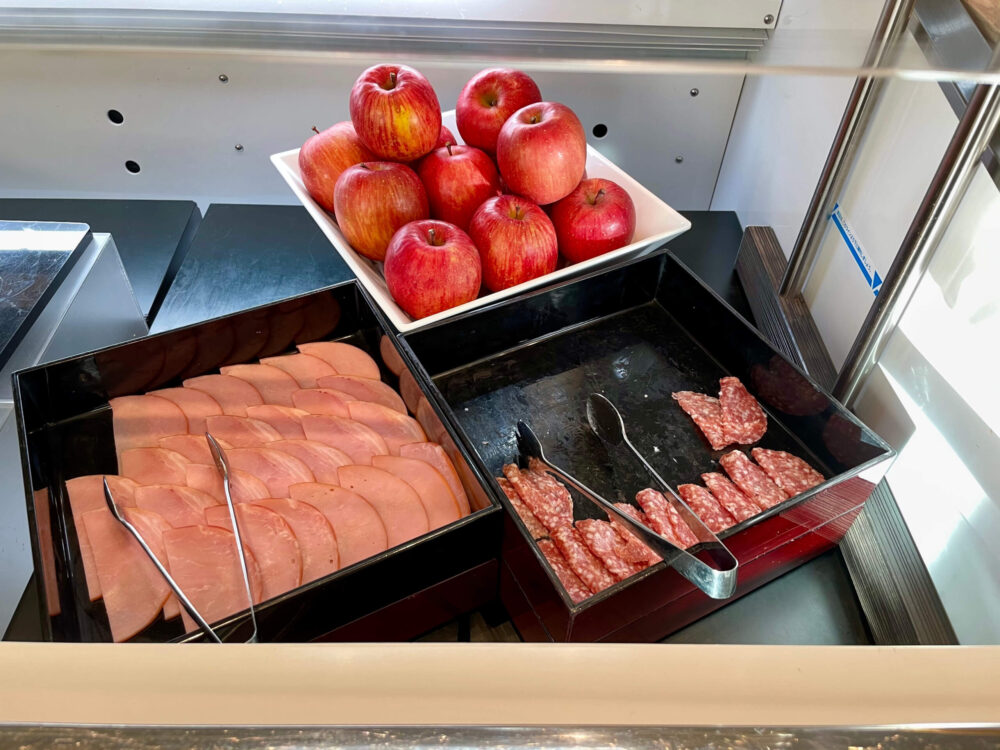 ヒルトン成田 朝食ブッフェ サラミとハム