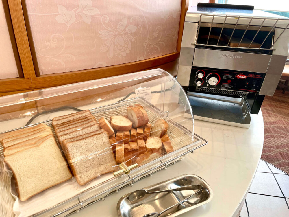 ヒルトン成田 朝食ブッフェ ライ麦パン