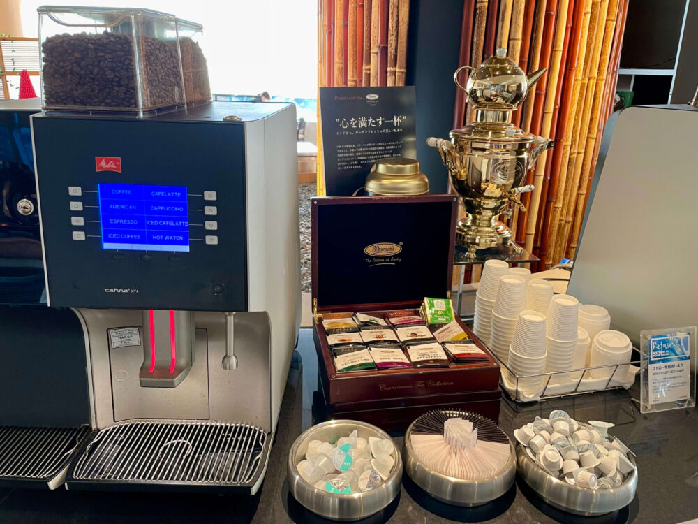 ヒルトン成田 朝食ブッフェ コーヒーマシーンと紅茶