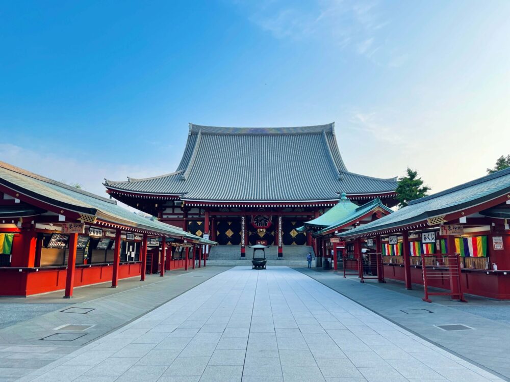 朝ラン時 観光客のいない浅草寺の様子