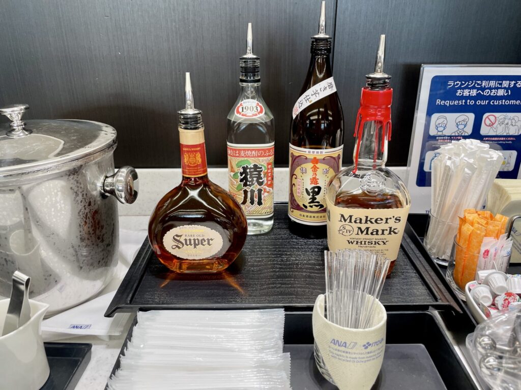 羽田空港 ANAラウンジ アルコール