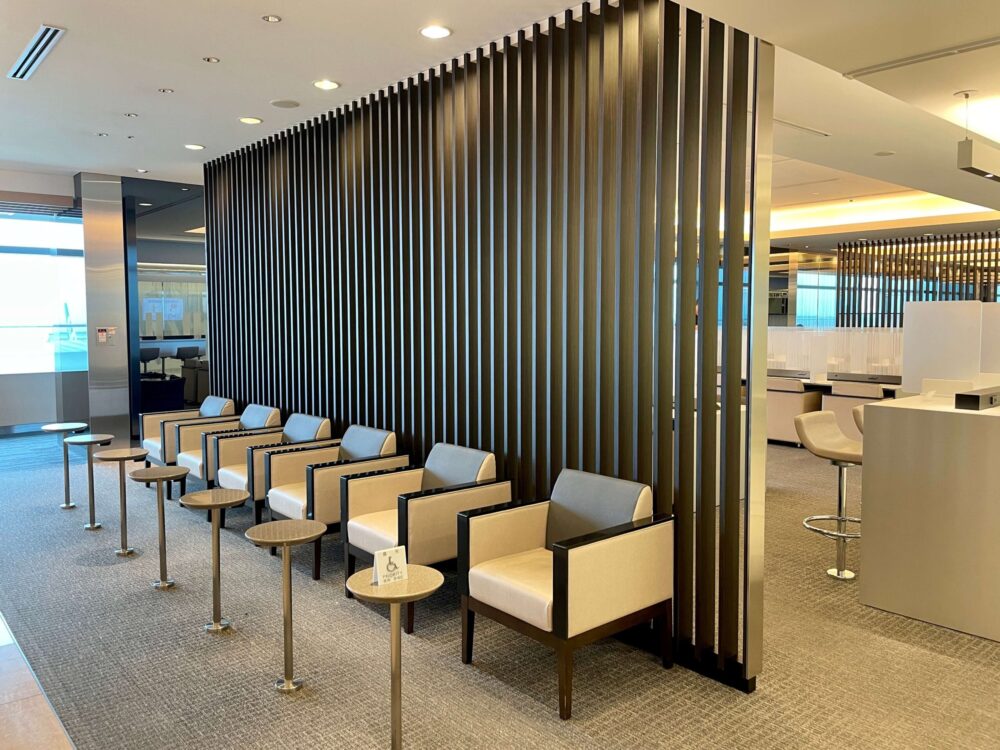 羽田空港 ANAラウンジ(本館南) 1人ソファー席