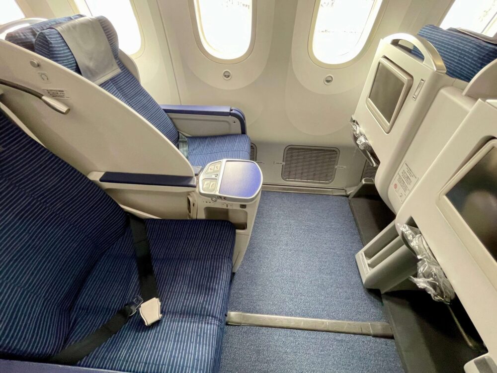 ANA M78 プレミアムクラス座席 2列目