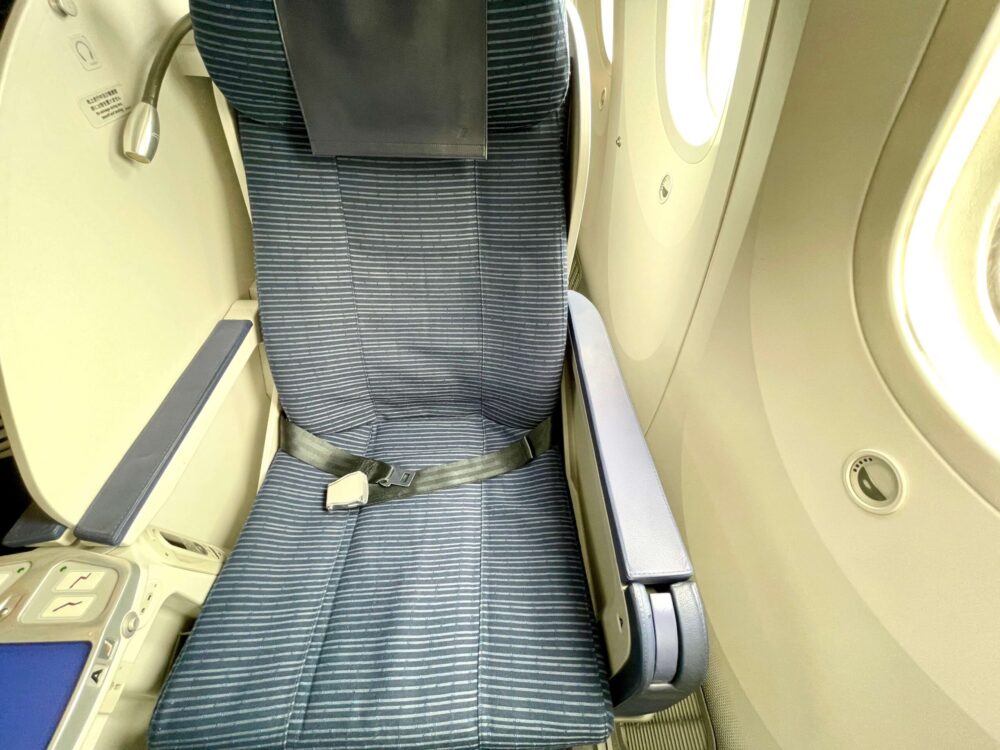 ANA M78 プレミアムクラス 座席正面