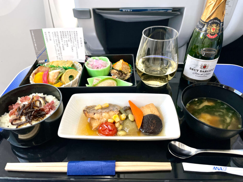 ANA M78 プレミアムクラス 昼食の様子