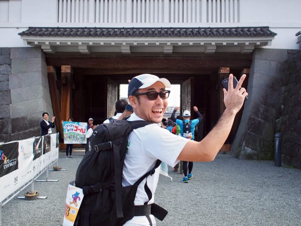 「東京エクストリームウォーク100」スタート時 小田原城にて