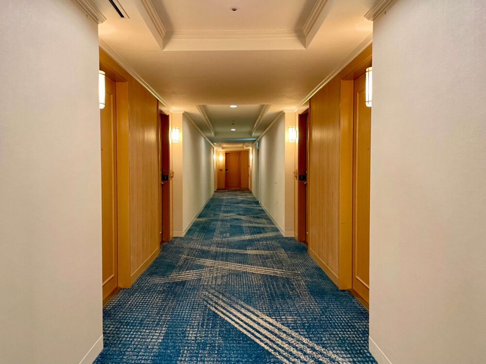 ヒルトン福岡シーホーク 客室廊下