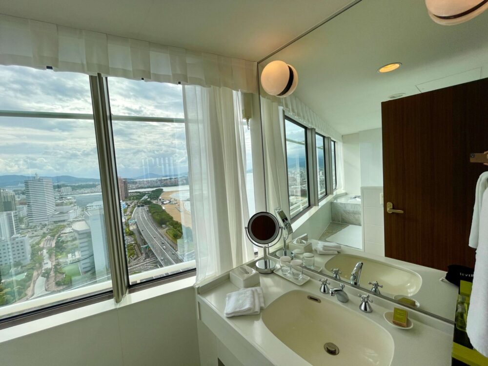 ヒルトン福岡シーホーク パノラミックスイート 洗面台