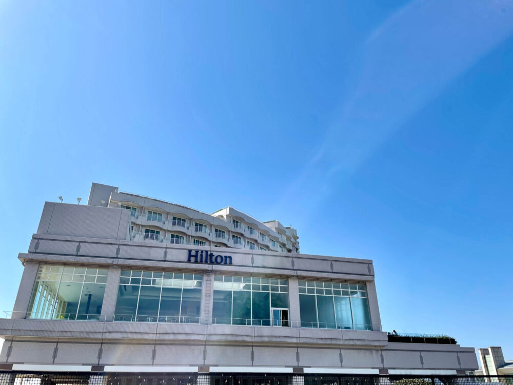 ヒルトンお台場 プールの外観