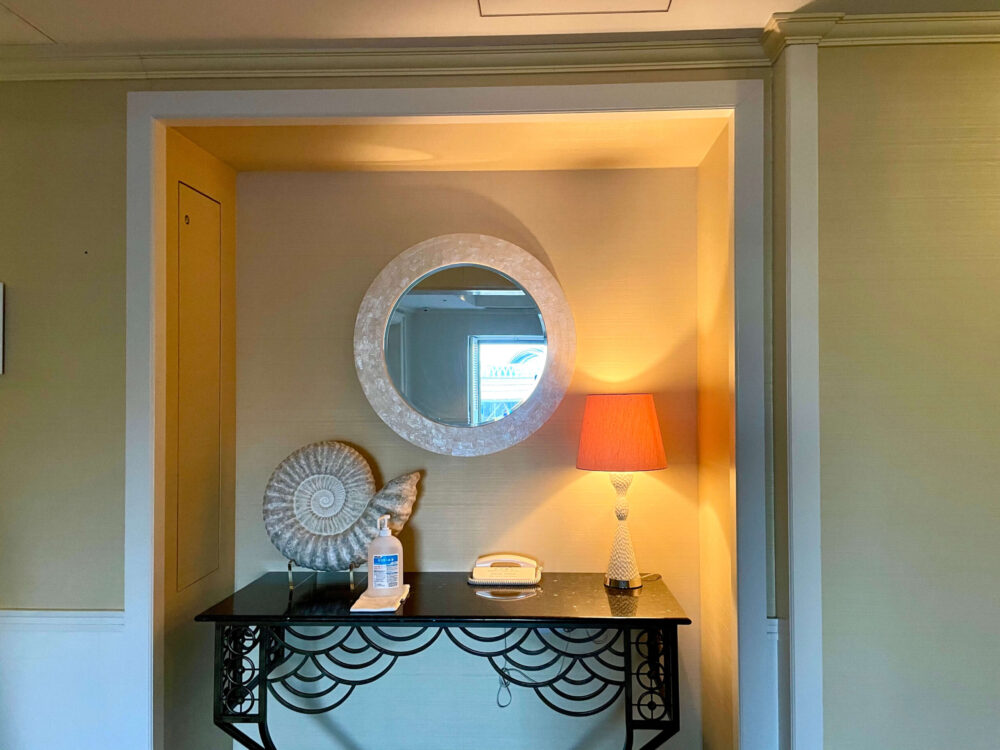 ヒルトンお台場 客室エレベーターホール