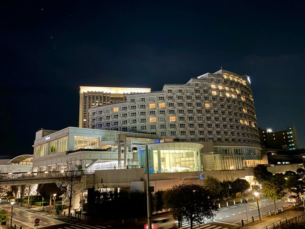 ヒルトンお台場 夜の外観