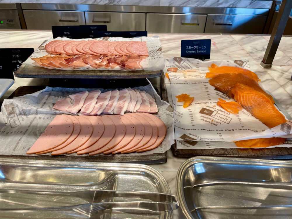 ヒルトンお台場 朝食 スモークサーモン ハム