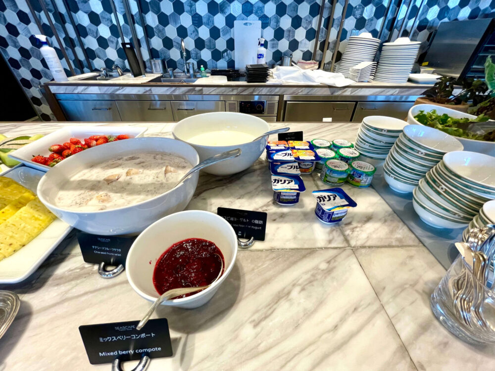 ヒルトンお台場 朝食 ヨーグルトとベリーコンポート