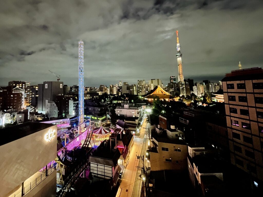 「御宿 野乃 浅草」ダブルルーム(コーナールーム) 客室からの眺望 夜景