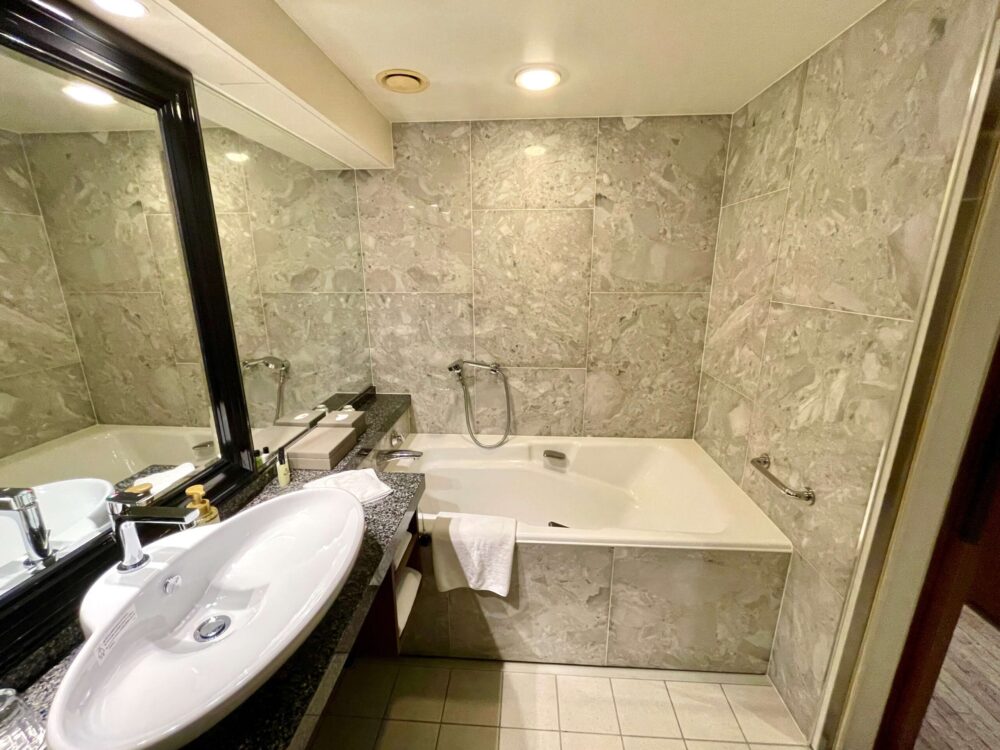 インターコンチネンタル東京ベイ エグゼクティブルーム 浴槽