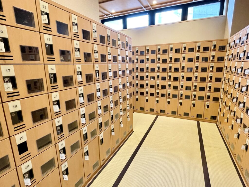 「御宿 野乃 浅草」まずは下足処に靴を収納