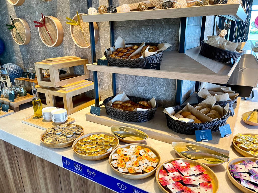 ヒルトン瀬底 朝食 パンコーナー