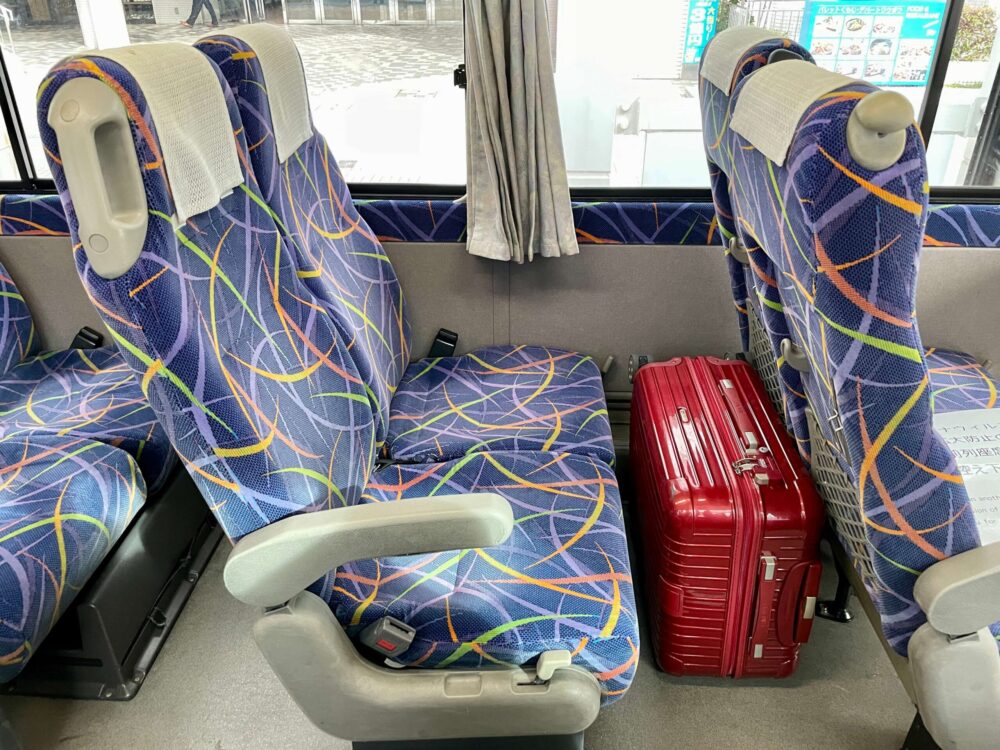 やんばる急行バス 4列シートの座席