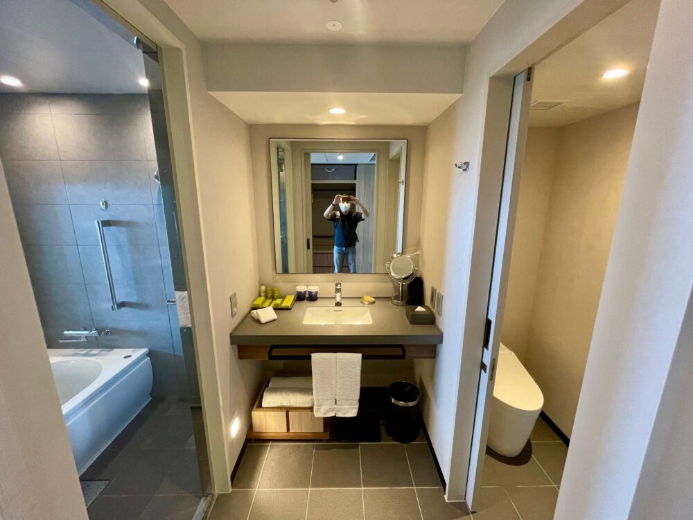 ヒルトン瀬底 エグゼクティブルーム 浴室/洗面台/トイレ