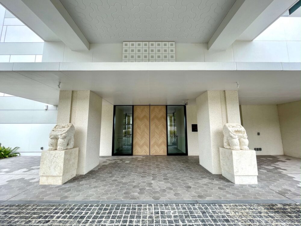 ビーチリゾート瀬底 ヒルトンクラブのエントランス