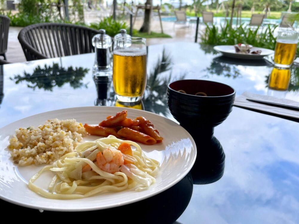 ヒルトン瀬底 朝食 炒飯とフライヌードル