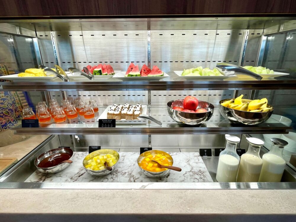 ヒルトン瀬底 朝食 フルーツコーナー