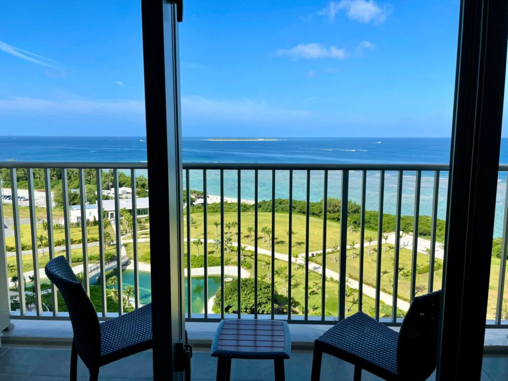 ヒルトン瀬底 客室から見る瀬底ビーチ