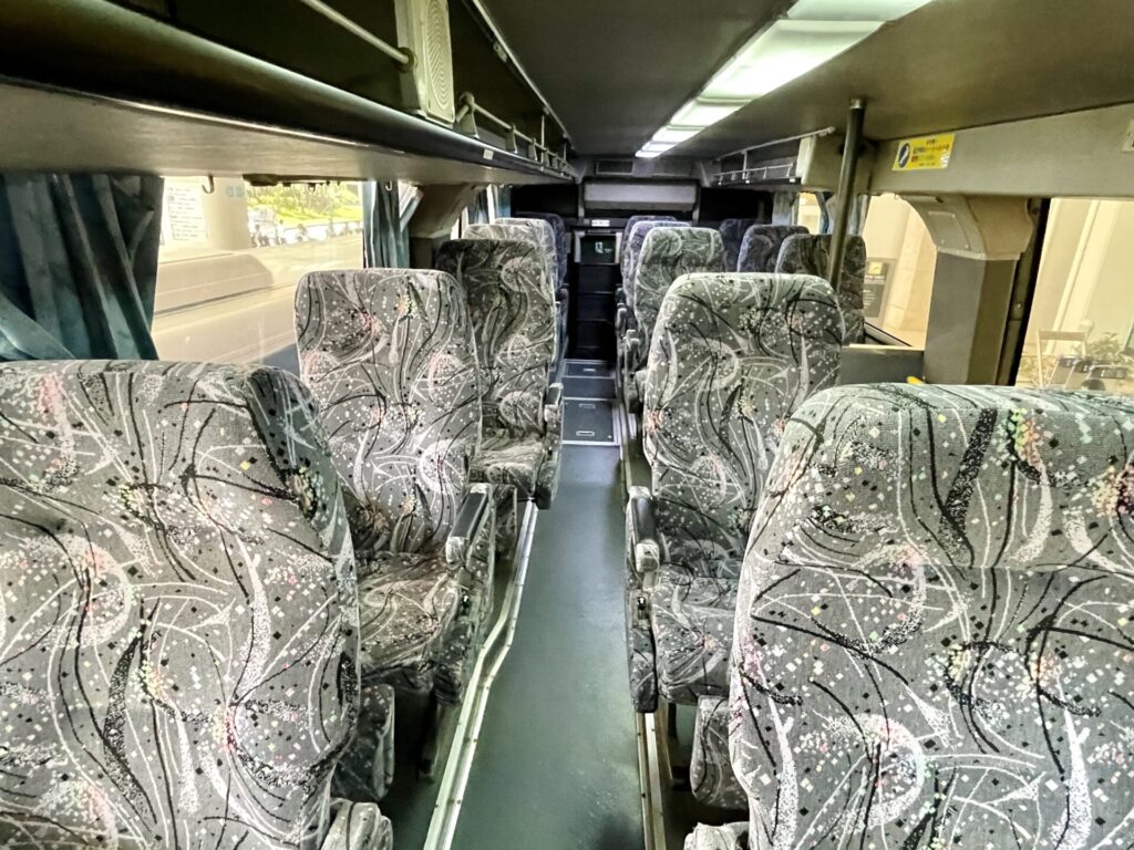 那覇空港-ヒルトン瀬底間シャトルバス 車内の様子