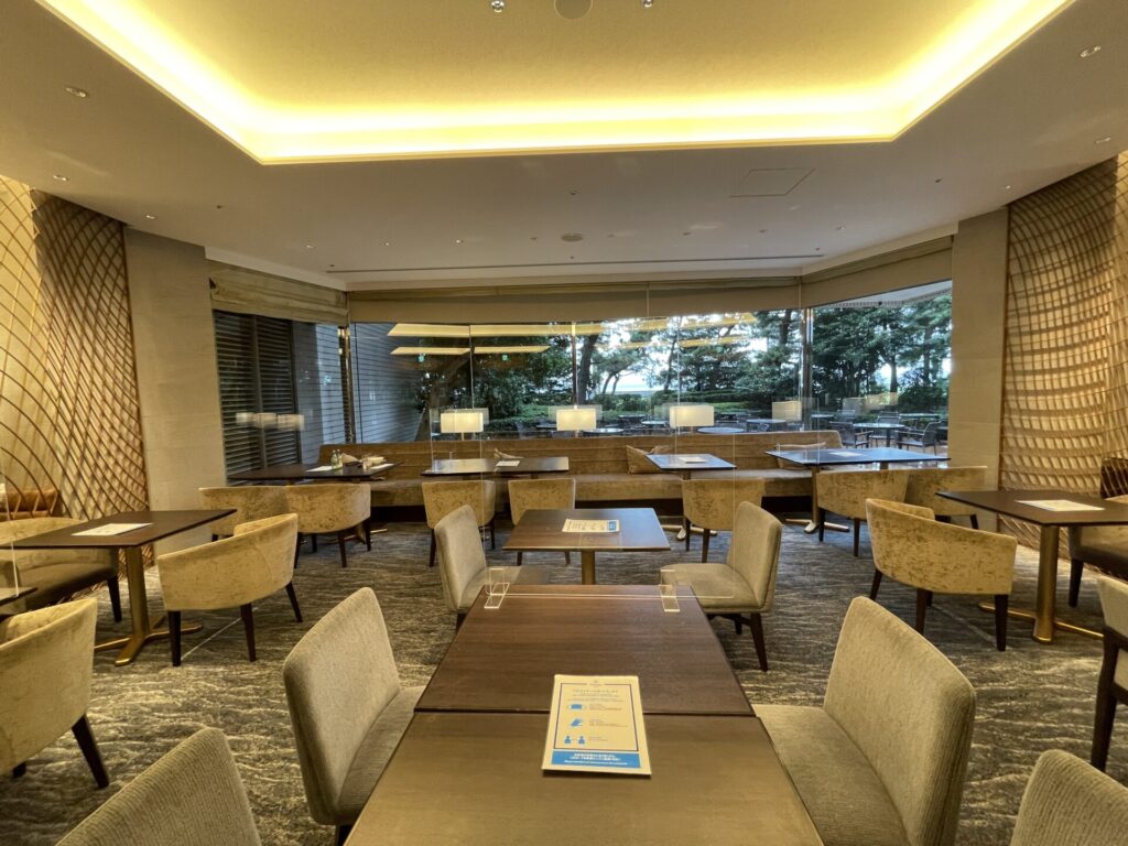 ヒルトン東京ベイ セレブリオラウンジ テーブル席