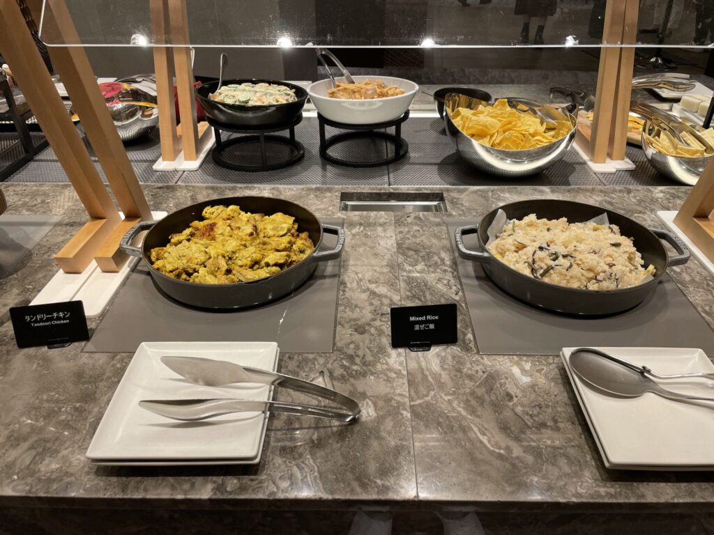ヒルトン東京ベイ セレブリオラウンジ カクテルタイム タンドリーチキンと混ぜご飯