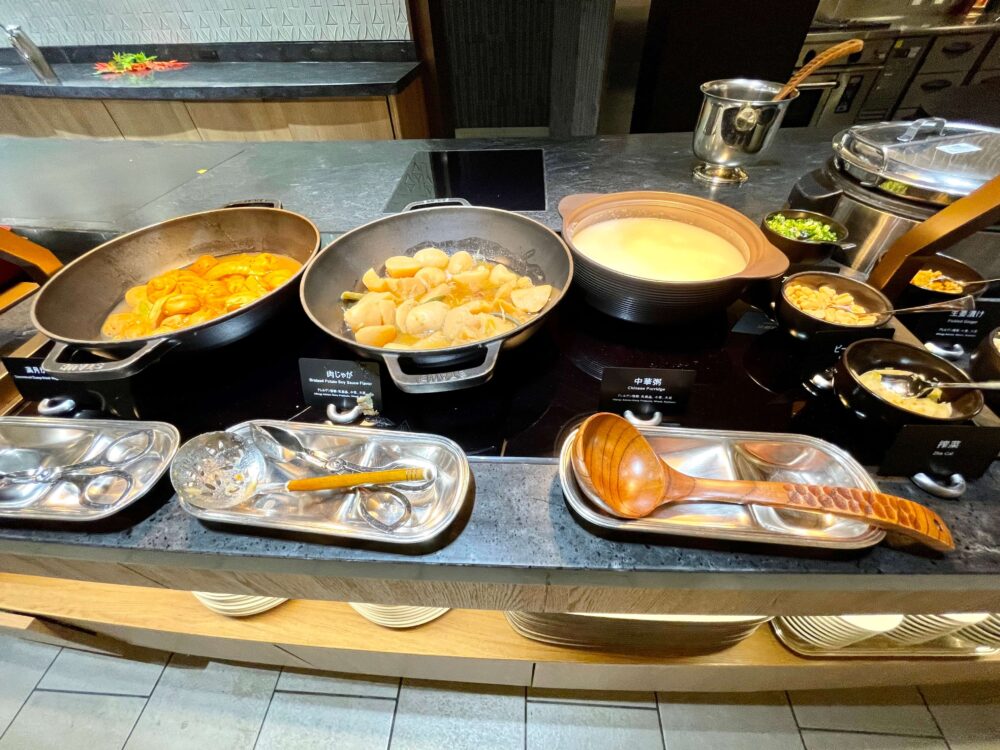 ヒルトン東京ベイ 朝食 肉じゃがと中華粥