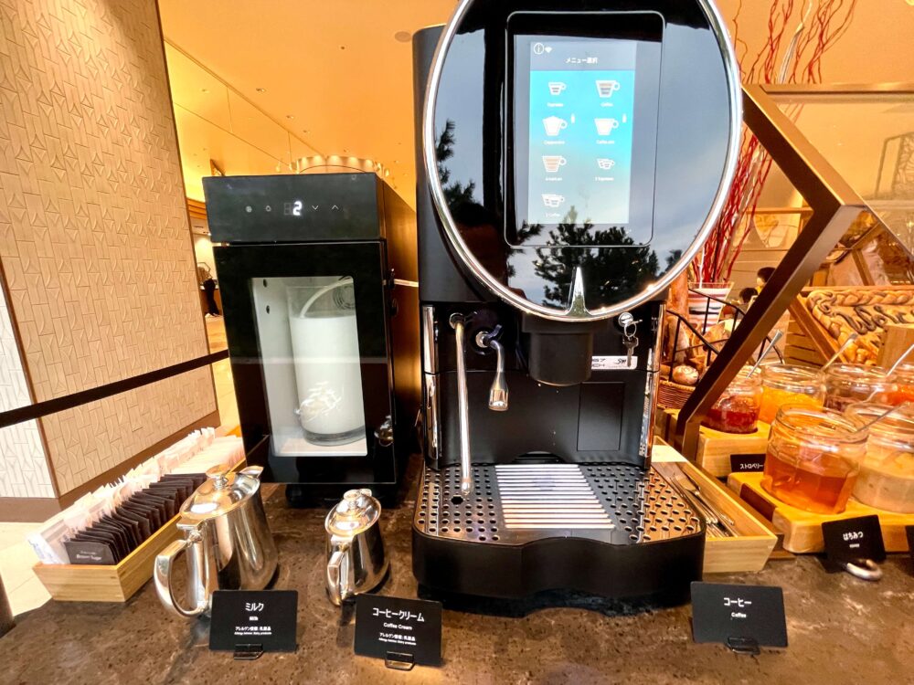 ヒルトン東京ベイ 朝食 コーヒーマシーン