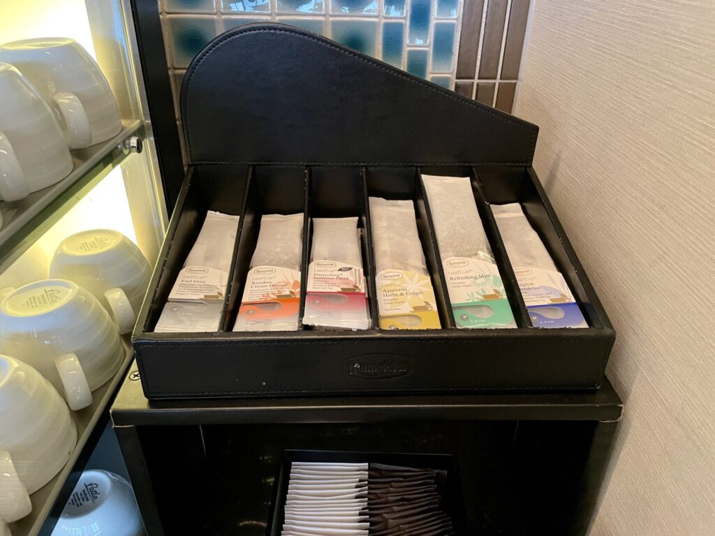 ヒルトンお台場 エグゼクティブラウンジ 紅茶はロンネフェルト