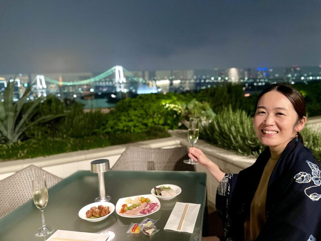 ヒルトンお台場 エグゼクティブラウンジ シャンパンで乾杯