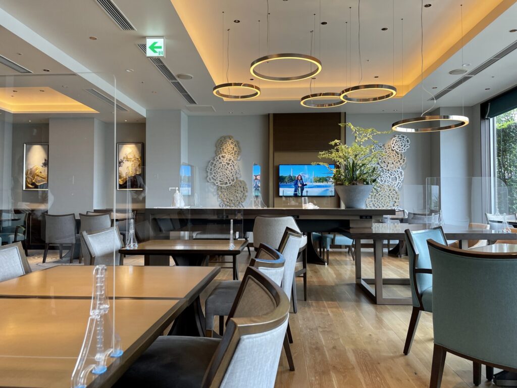 ヒルトンお台場 エグゼクティブラウンジ カウンター席