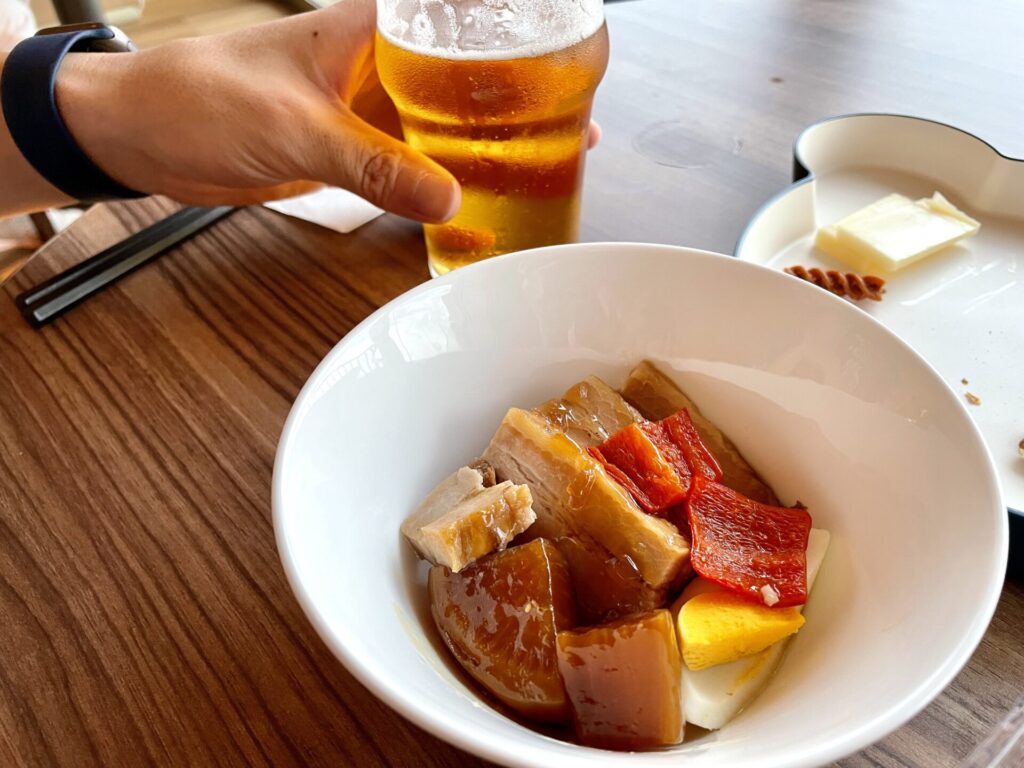 ヒルトン瀬底 イブニングカクテル アグー豚の角煮