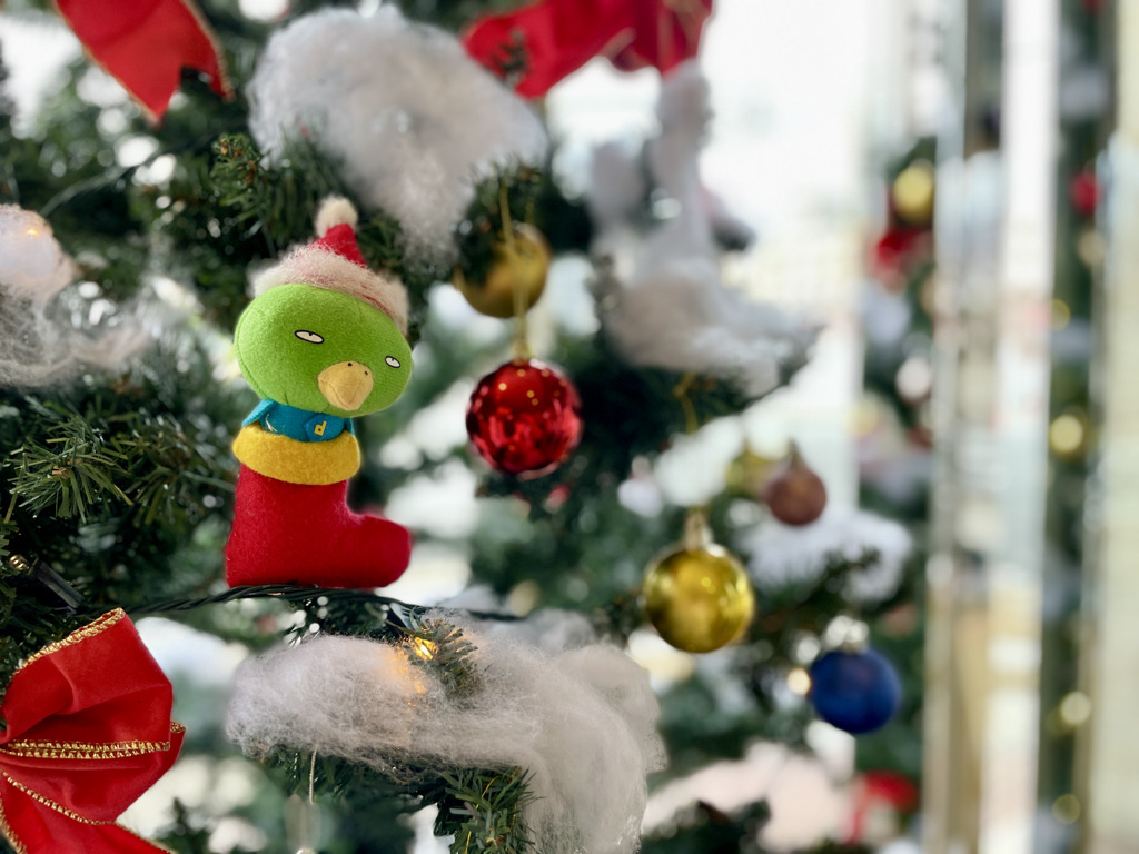 ドーミーイン下関 サンタクロース姿のドーミーインコ