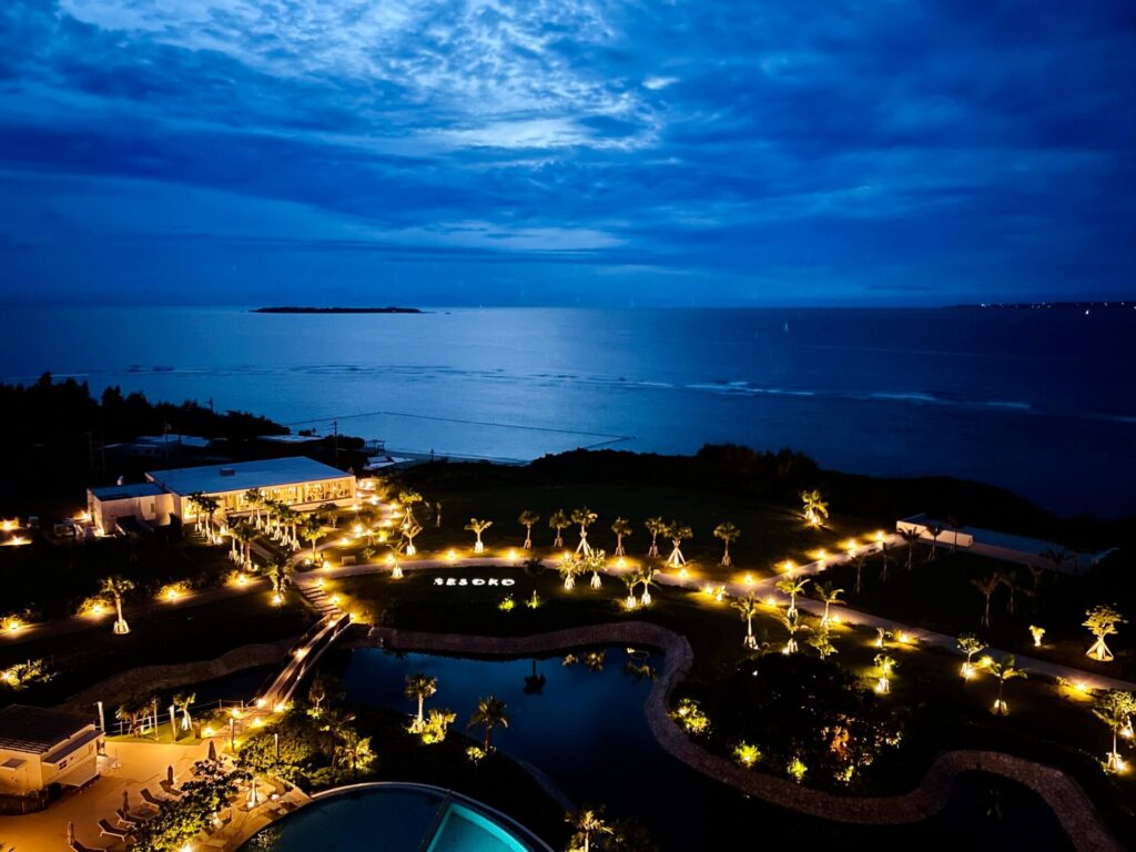 「ヒルトン瀬底」エグゼクティブラウンジからの夜景