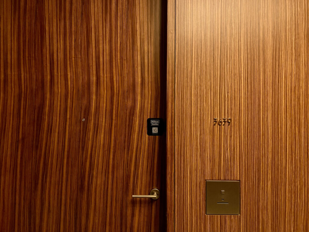 コンラッド東京 客室の扉