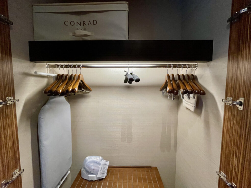 コンラッド東京 エグゼクティブルーム クローゼット