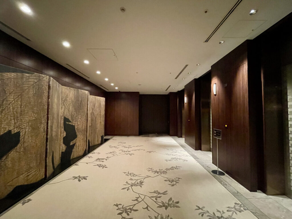 コンラッド東京 客室へと向かうエレベーター