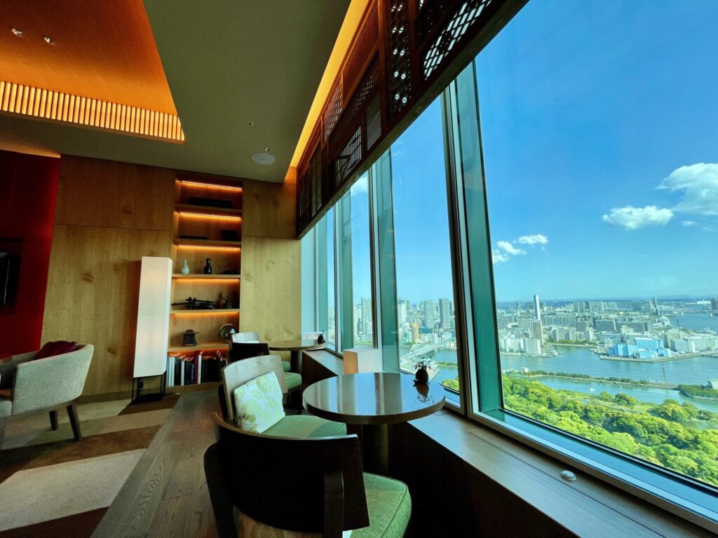 コンコンラッド東京 エグゼクティブラウンジ ベイビュー席と眺望