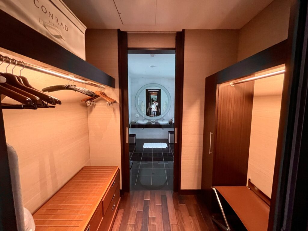 コンラッド東京 スイート ウォークインクローゼット