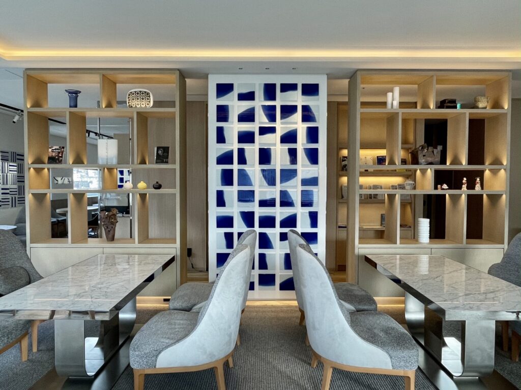 ヒルトン長崎 エグゼクティブラウンジ エントランスをラウンジないからみた様子