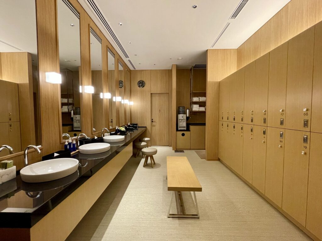 ヒルトン長崎 温浴場 ロッカー