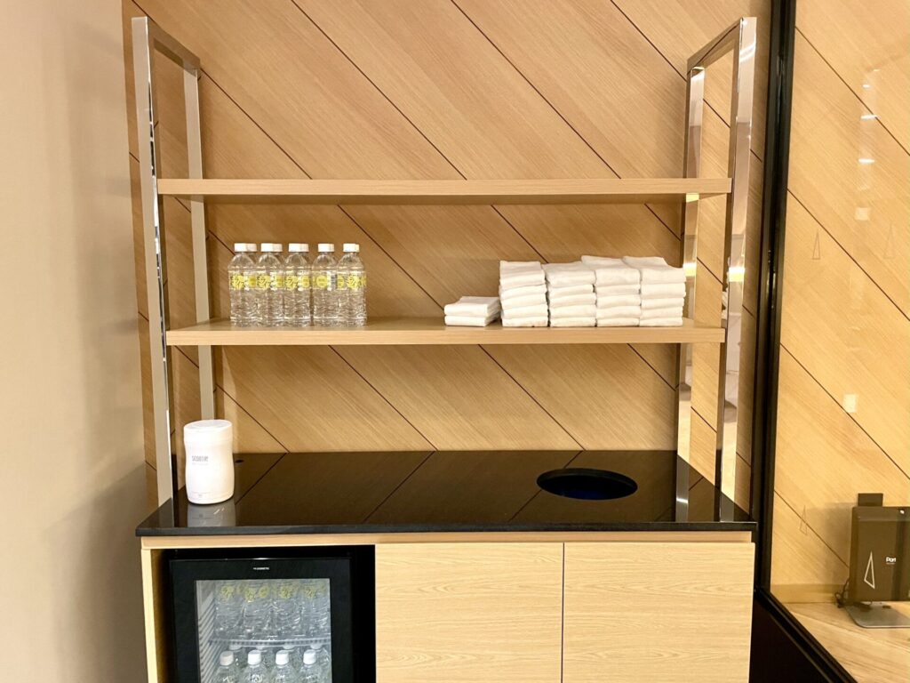 ヒルトン長崎 フィットネスジム タオルとお水